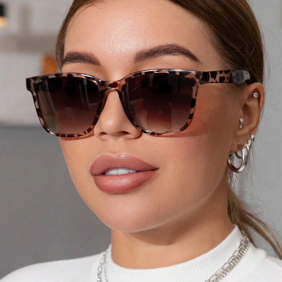 Lunettes de soleil oversize carrées femme UV400 — La Riviera VYNE